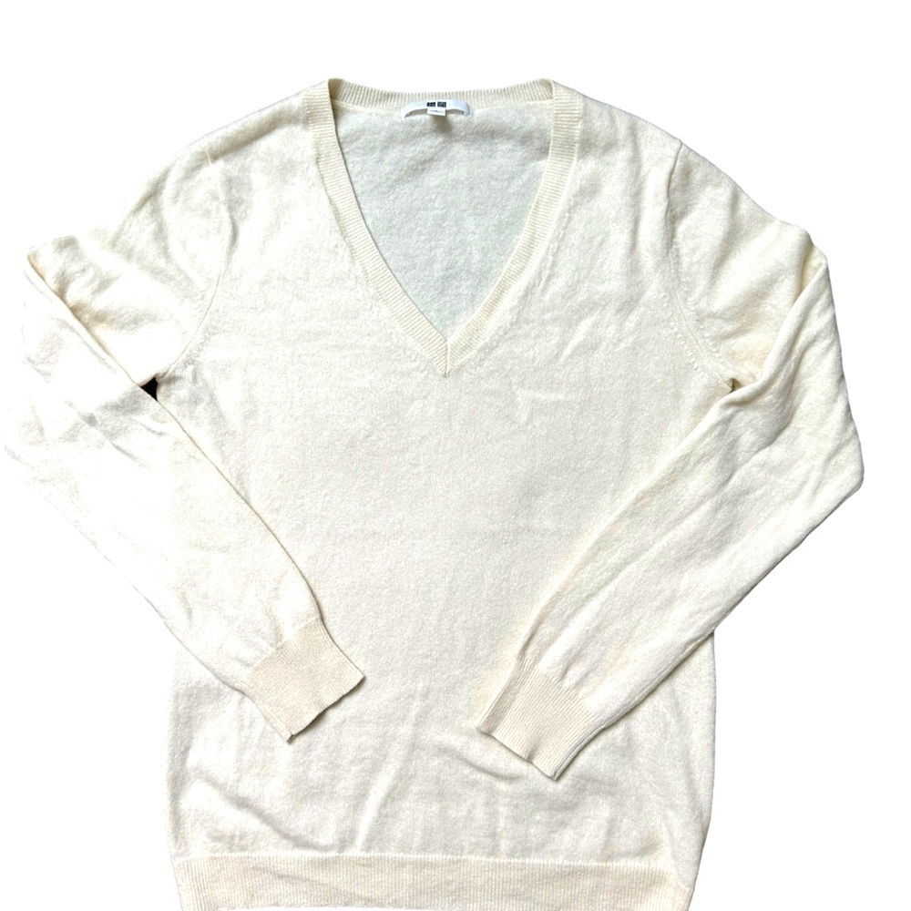 Uniqlo Cashmere Sweater - Picture 1 of 5
